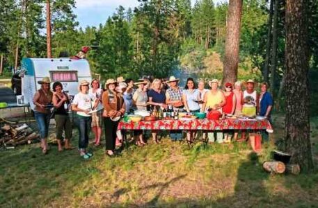 Meet the ‘Sisters on the Fly’ Mobile-Living Community Image